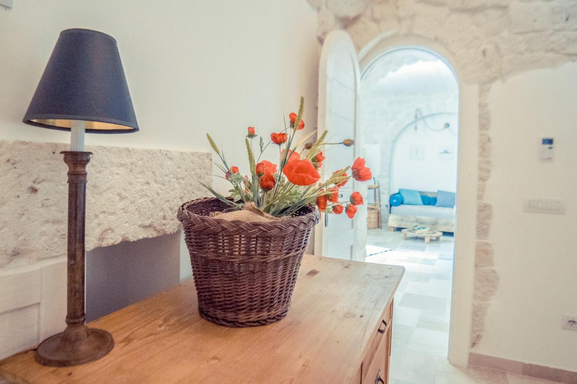 Navolte Trulli E Quiete Con Piscina Villa Locorotondo Exterior photo